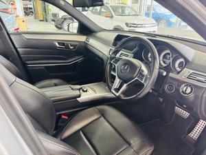 Mercedes-Benz E Class Photo 32