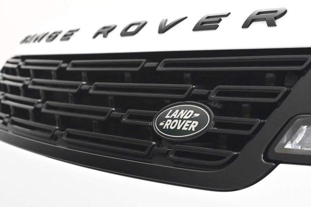 Land Rover RANGE ROVER SPORT Photo at-0a7d0c3e6ceb4b3585c3b6a57027ec62.jpg