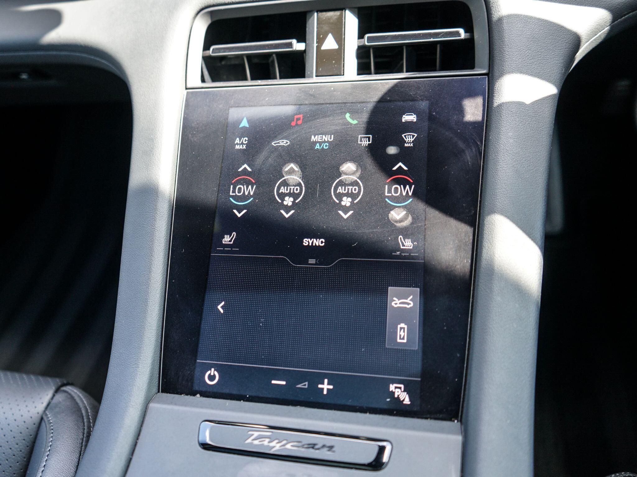 Porsche Taycan Performance 79.2kWh Auto RWD 4dr (11kW Charger) — photo 37