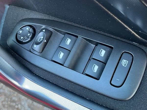 Used Peugeot 2008 BF68CTO 24