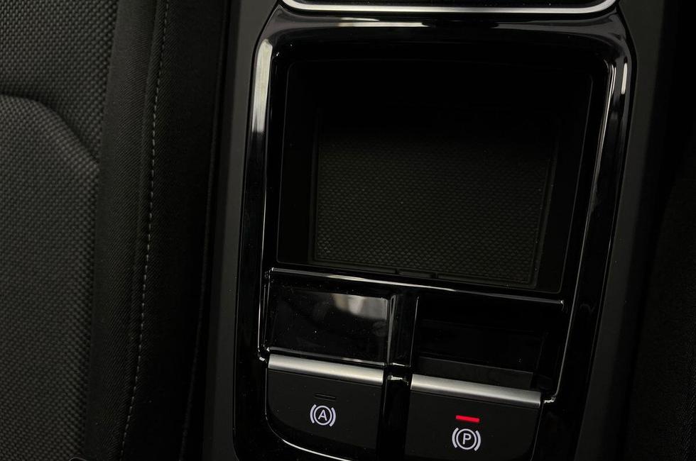 Audi Q2 Photo at-0aafd52474f7498aa1fc876c714ded20.jpg