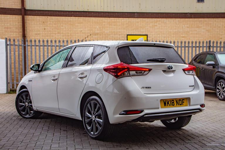Used Toyota Auris WK18NDF 9