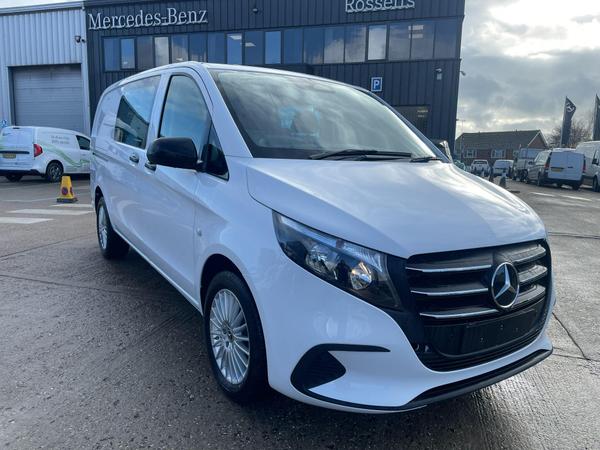 Used ~ Mercedes-Benz Vito 2.0 116 CDI PRO Crew Van G-Tronic RWD L2 Euro 6 (s/s) 5dr Arctic White at MBNI Truck & Van