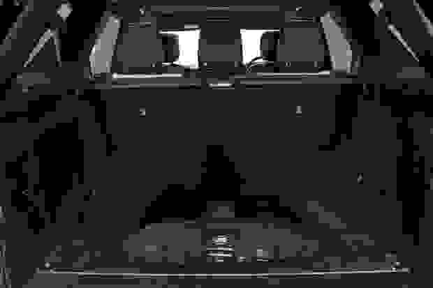 Land Rover DISCOVERY Photo at-0af0f7fe95b84439b4452c53f732fc8c.jpg