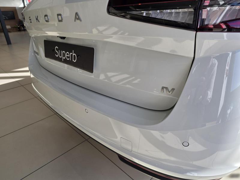 Skoda Superb Photo at-0b21433b6b174d50a22bbfee5969b753.jpg