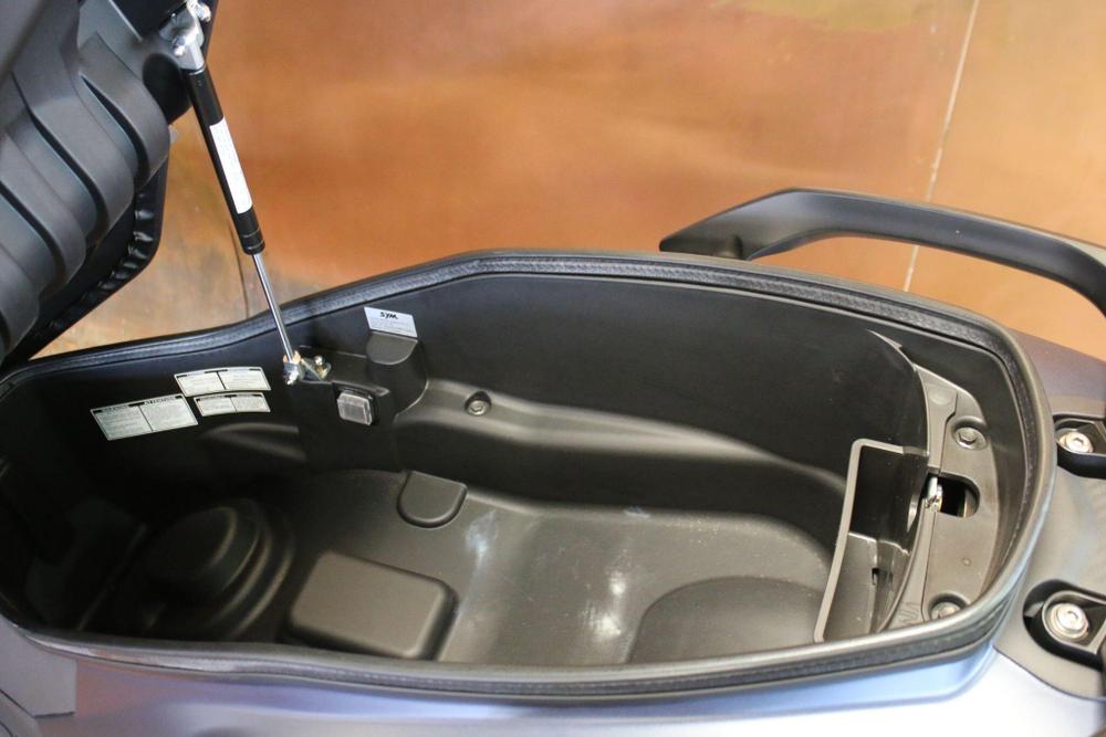 SYM Joymax Z 125 Photo at-0b2bd035e8b7478aabb902893db76273.jpg