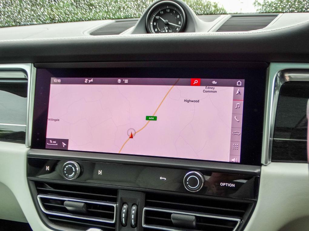 Used Porsche Macan LX72OYD 24