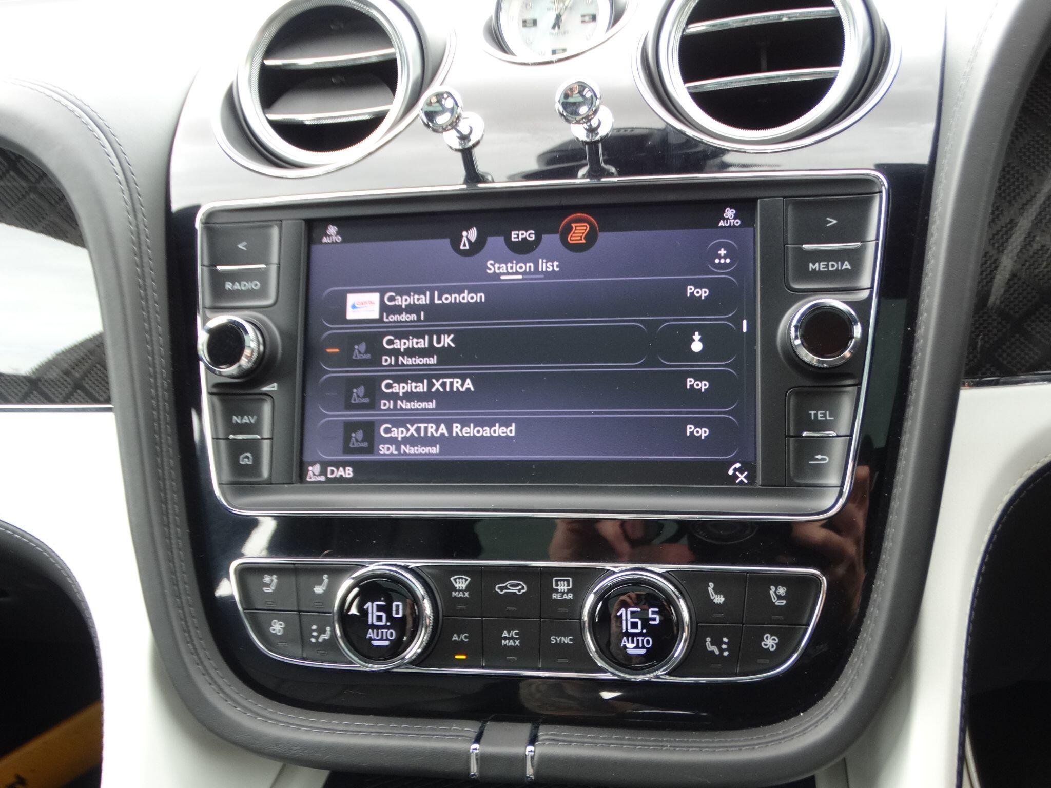 Bentley Bentayga 4.0 V8 Auto 4WD Euro 6 (s/s) 5dr — photo 38