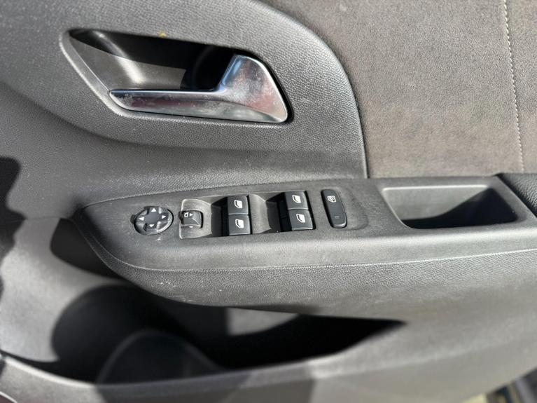 Used Vauxhall Corsa YF72EUR 15