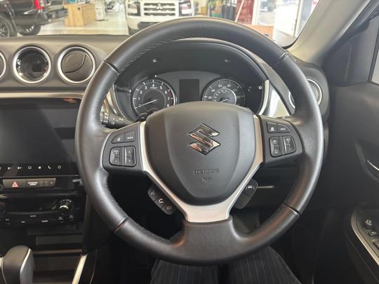 Suzuki Vitara Photo at-0bc59b2982824282af44c68bc13fc19e.jpg
