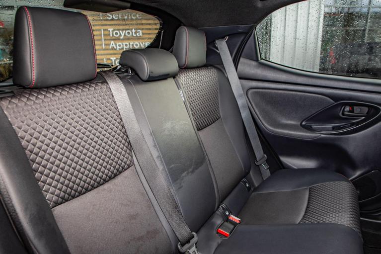 Used Toyota Yaris YY21UPM 11