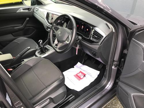 Volkswagen Taigo Photo at-0c04fe604c704cffa00497abec8544fb.jpg