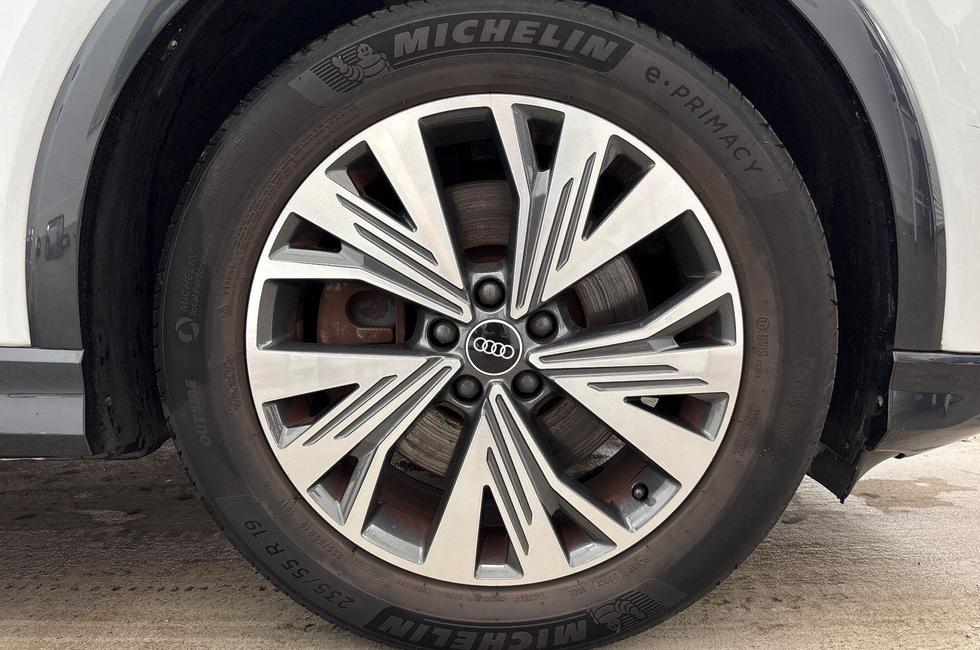Audi Q4 Photo at-0c119dc9414a4b458a589d92075e4989.jpg