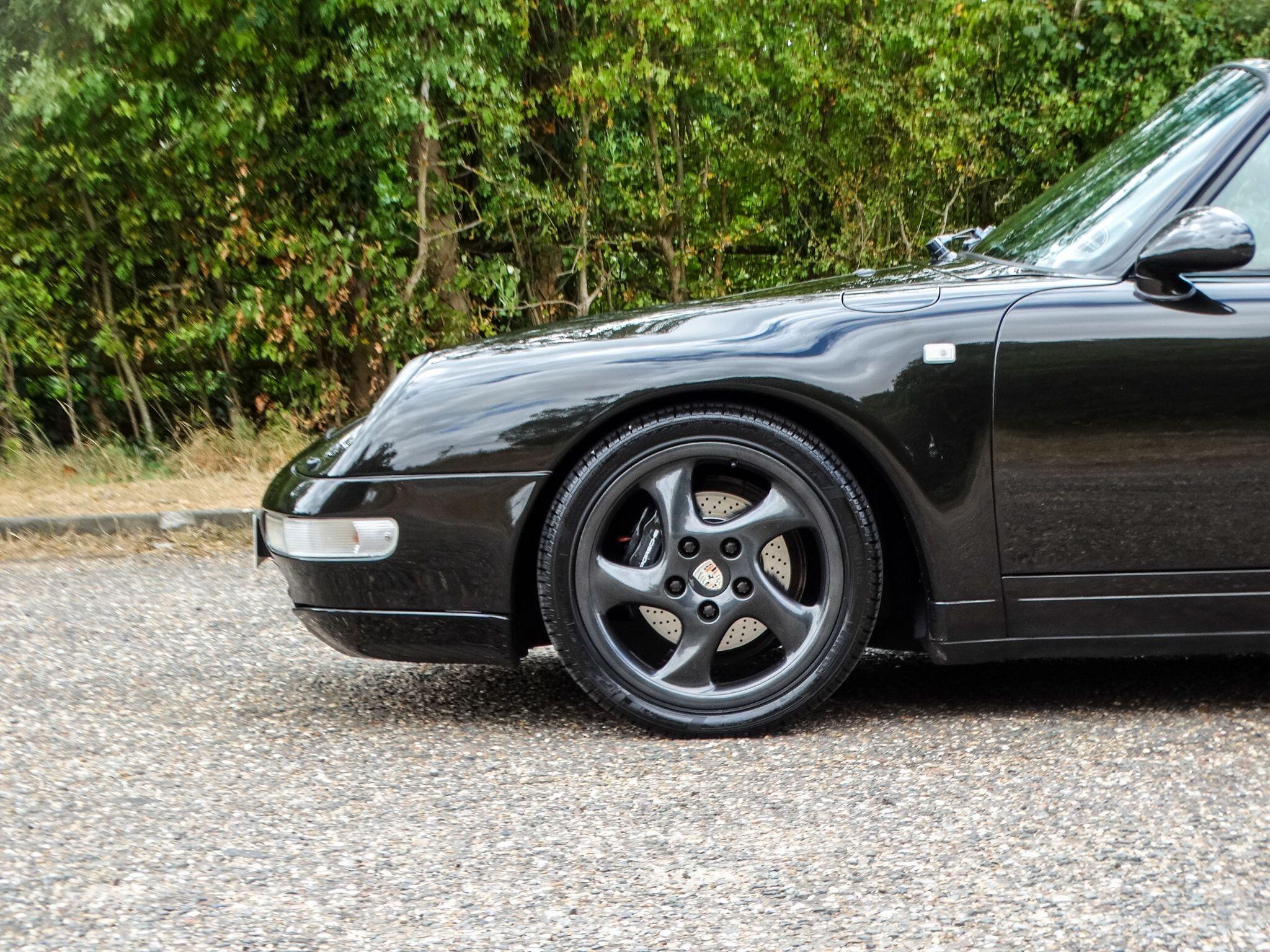 Porsche 911 3.6 993 Carrera Cabriolet Tiptronic S 2dr — photo 5