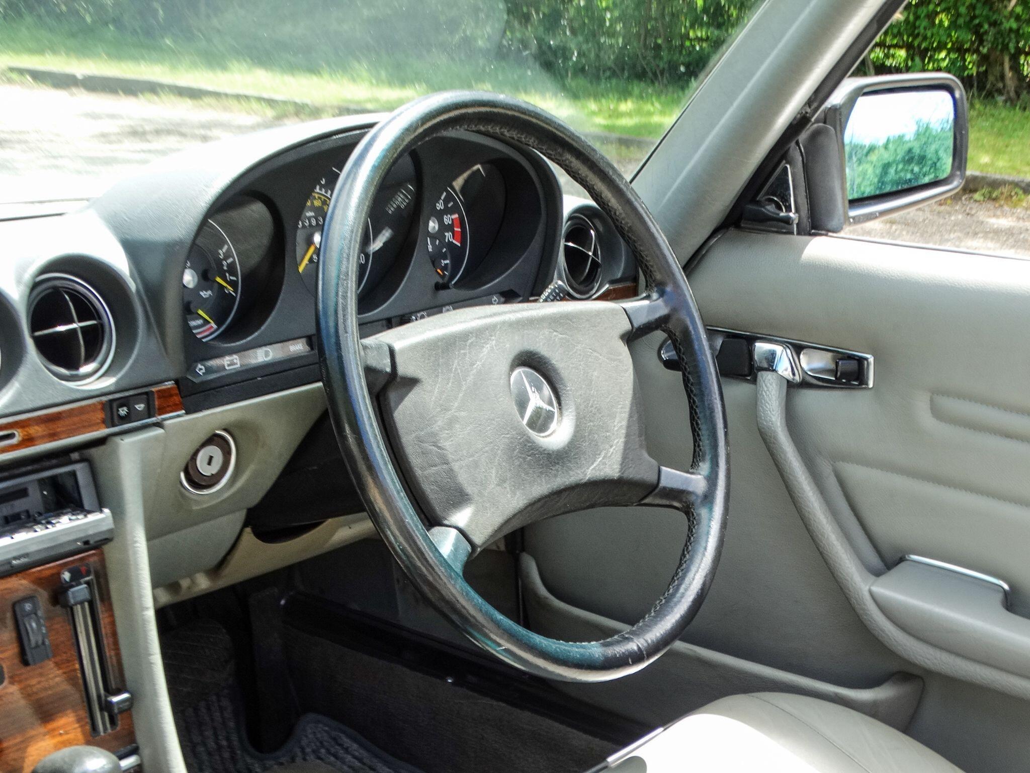 Mercedes-Benz 500 SL — photo 23