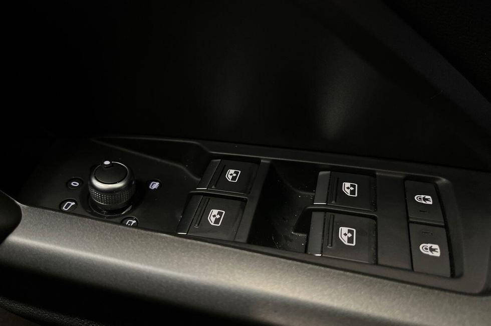 Audi Q3 Photo at-0c7c23b0afda4e43a898da311f9d4291.jpg