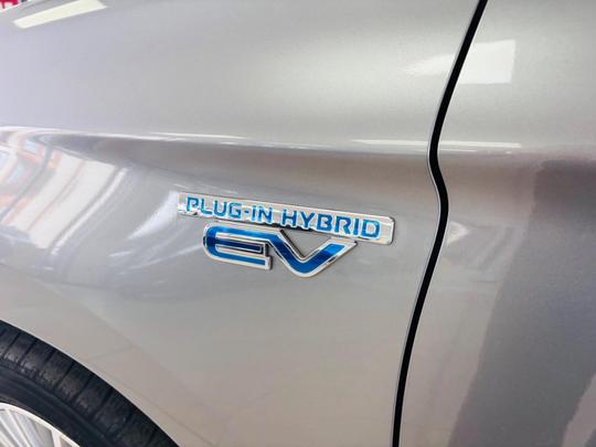 Mitsubishi Outlander Photo at-0c91dbcdb7da402f92a0229a318d71dc.jpg