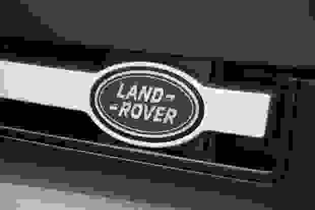 Land Rover DEFENDER 90 Photo at-0cb43caedd694531aabbb27ccbbc1ff6.jpg