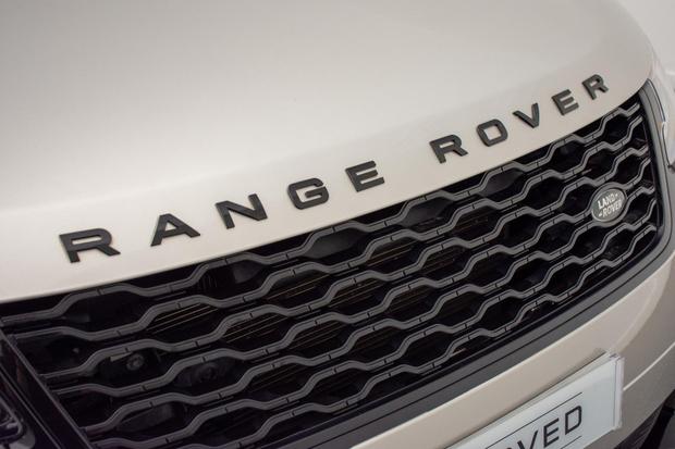 Land Rover RANGE ROVER VELAR Photo at-0cba94b1a6a14fc0af789210cd16dc52.jpg