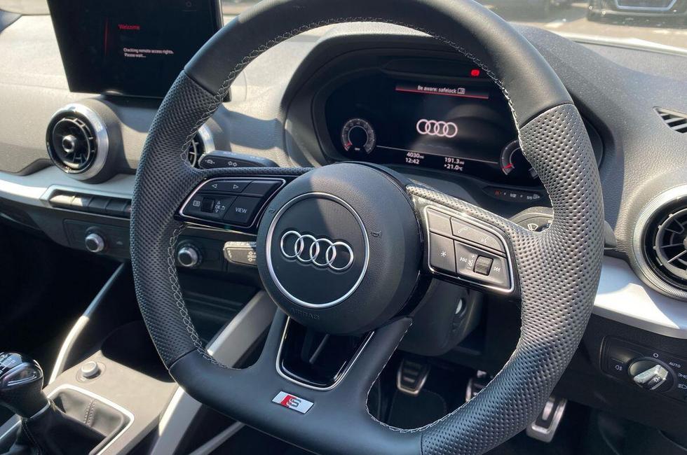 Audi Q2 Photo at-0cc899c68eab405fb61cd672c377447c.jpg