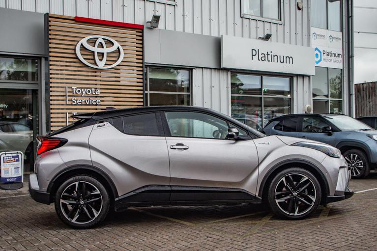 Used Toyota C-HR OY22LHP 3