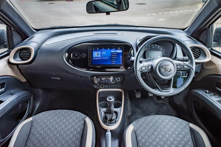 Used Toyota Aygo X YP24BLV 8