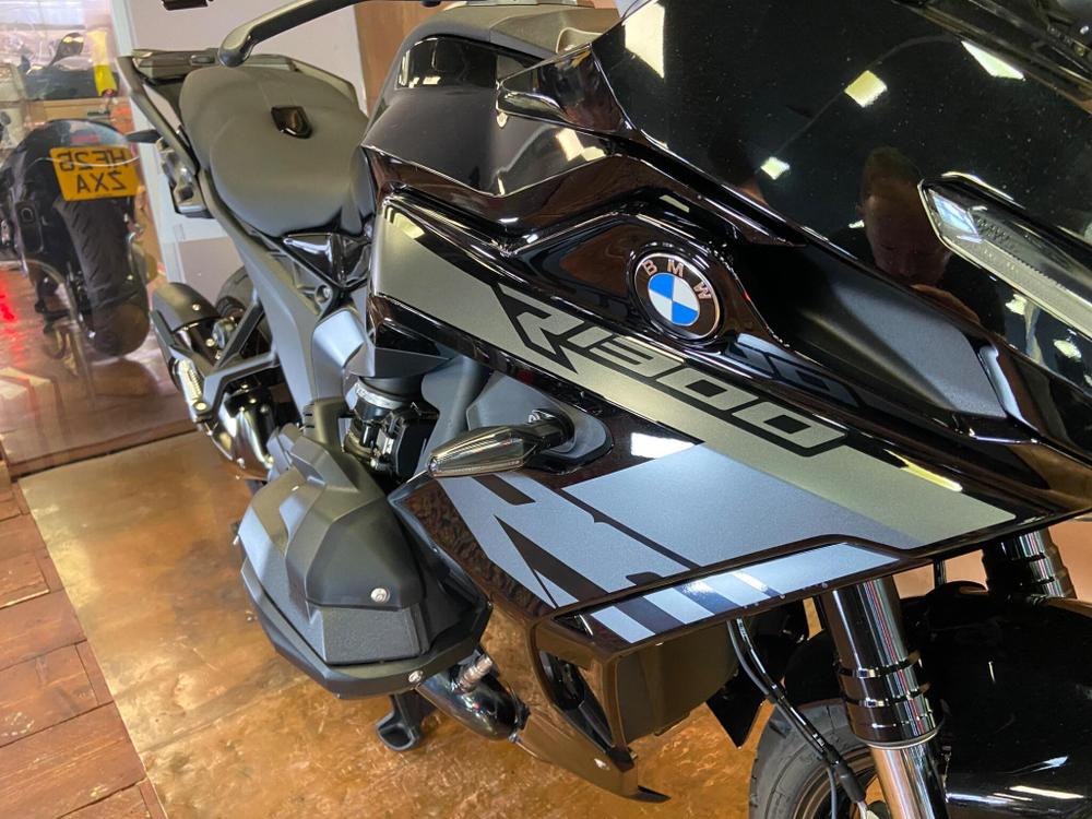 BMW R 1300 RS Photo at-0d0a24c38cbd47eba3e1beee02722a42.jpg