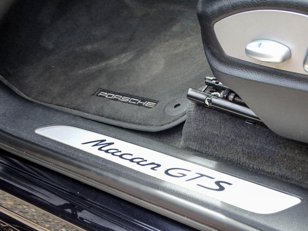 Used Porsche Macan RJ17MJF 18