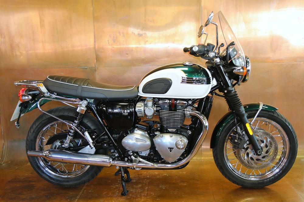 TRIUMPH Bonneville T120 Photo at-0d1b2e229a6f443da118b466e7b14f69.jpg