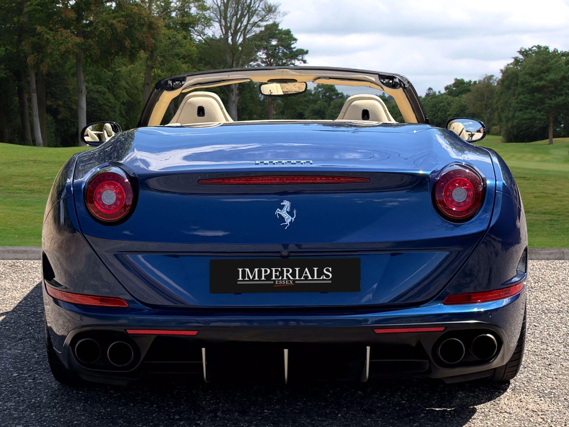 Ferrari California 3.8 V8 T Convertible 2dr Petrol F1 DCT Euro 6 (s/s) (560 ps) — photo 11