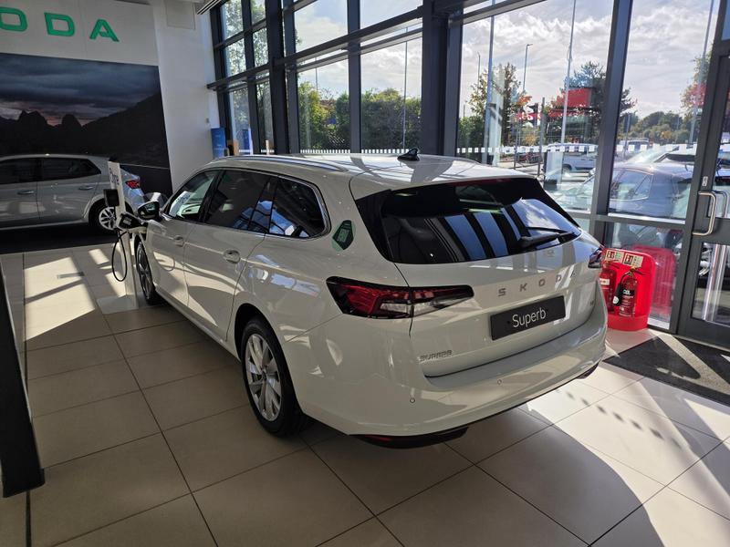 Skoda Superb Photo at-0d3e46a5dffa4c778145149aba91afa6.jpg