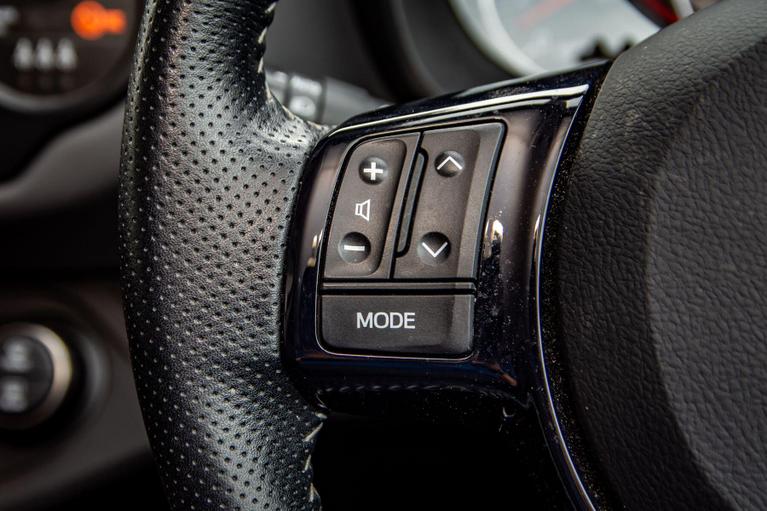 Used Toyota Yaris WO65EGE 16