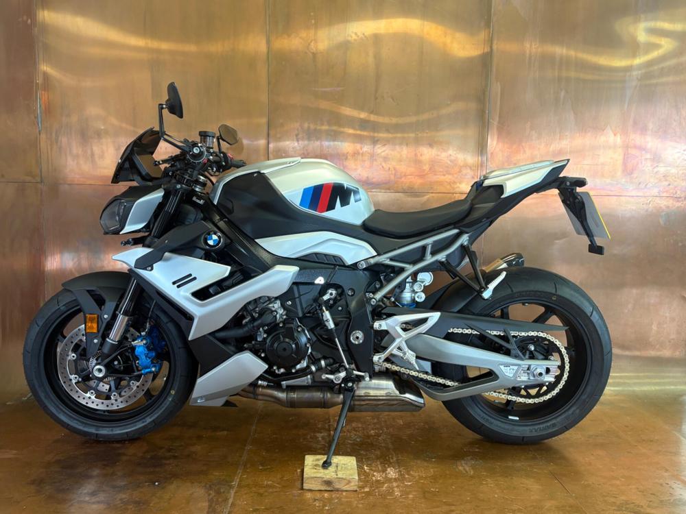 BMW M 1000 R Photo at-0da322e4be8e4e4a98eb80952e7c867a.jpg