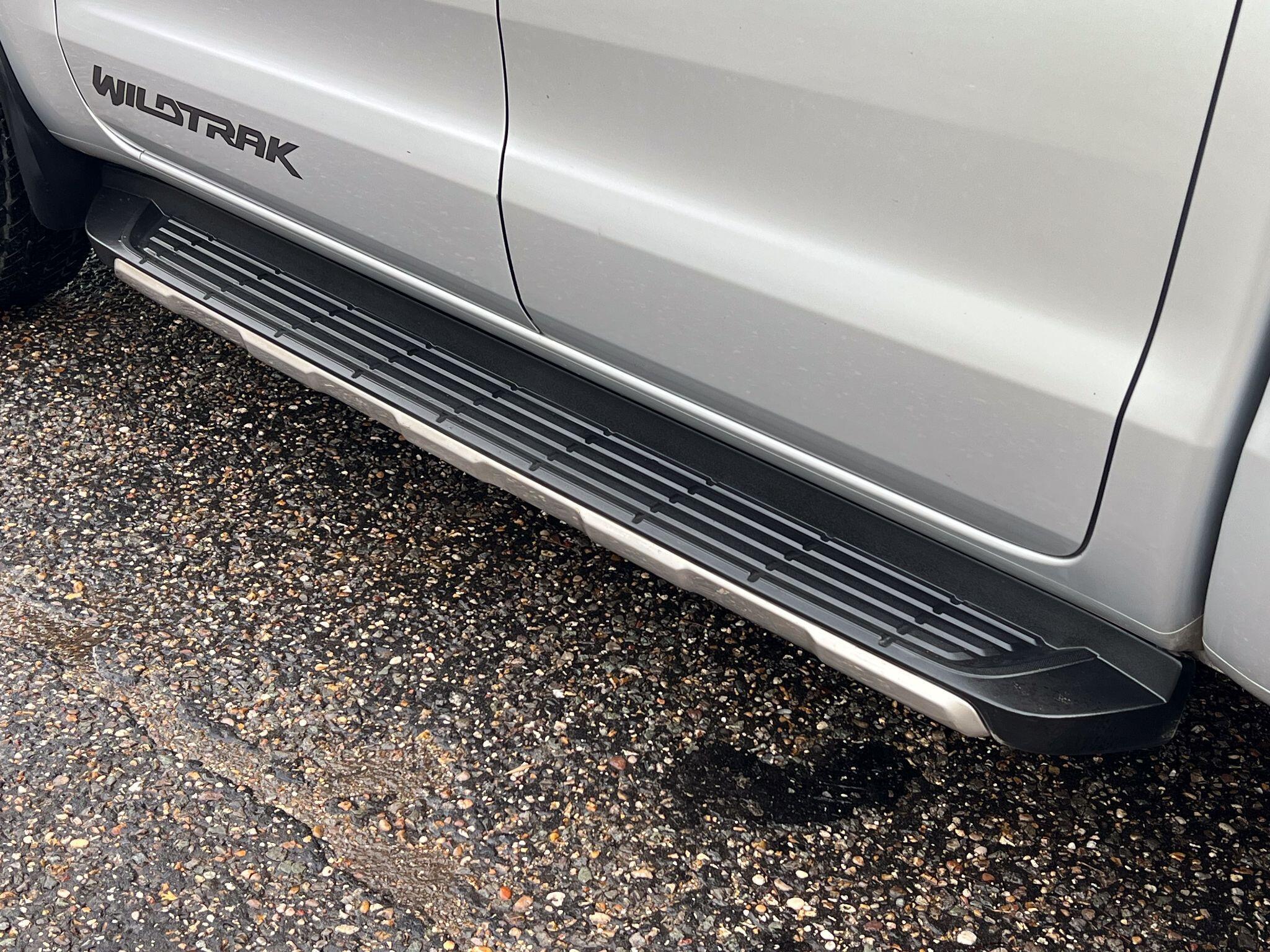 Ford Ranger 3.2 TDCi Wildtrak Auto 4WD Euro 5 4dr — photo 12