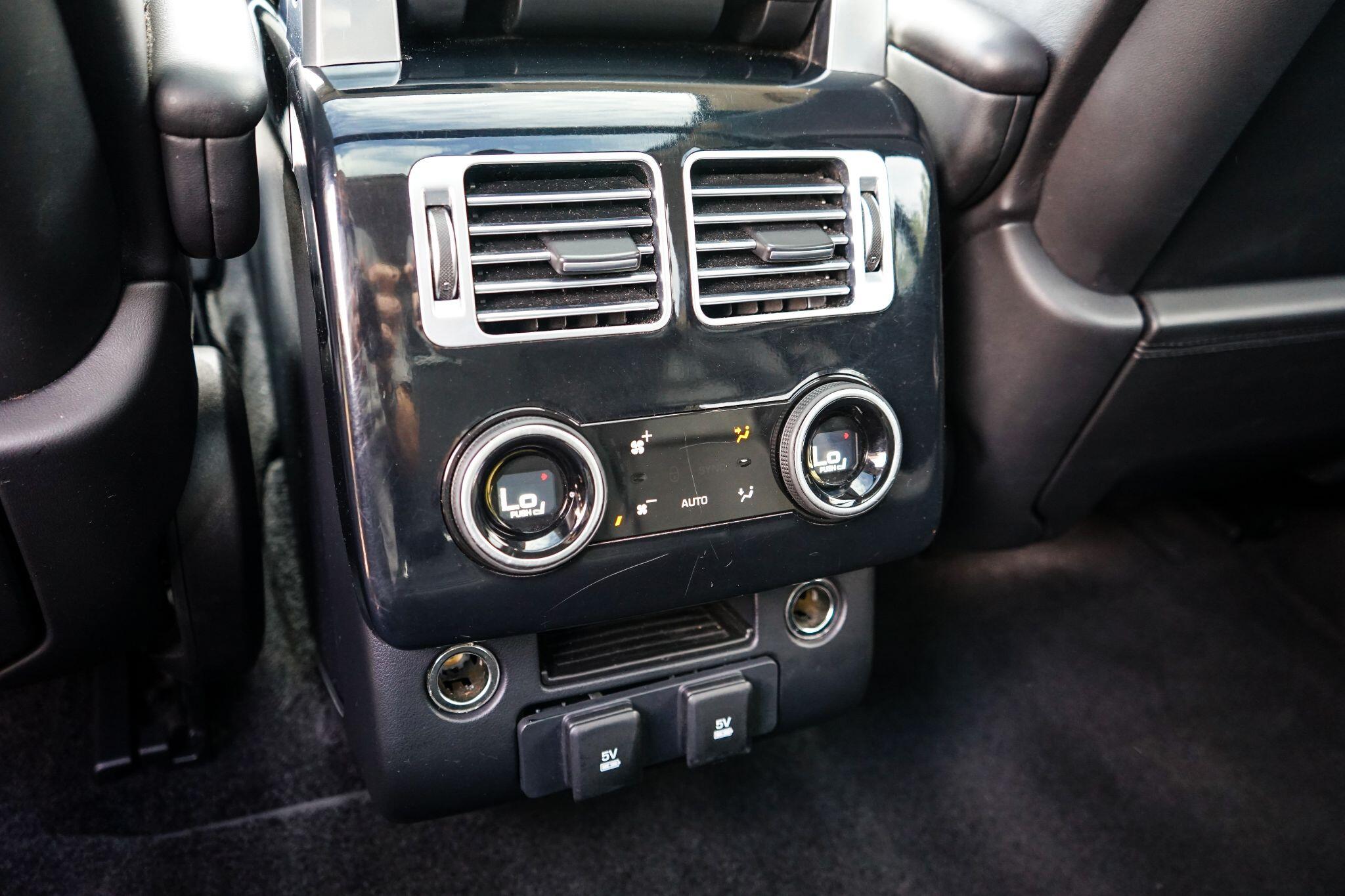 Land Rover Range Rover 3.0 SD V6 Vogue Auto 4WD Euro 6 (s/s) 5dr — photo 23