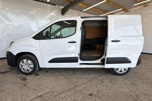 Citroen BERLINGO Photo at-0df100b5e040413ebbb8a106178eff1b.jpg