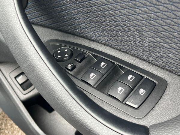 BMW X1 Photo at-0e2c71de6e214e73a09a1e518a4bca21.jpg