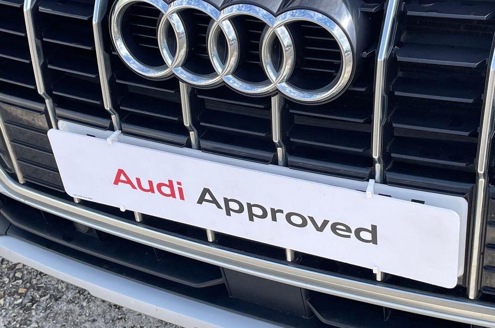 Audi Q3 Photo at-0e2d7004fe384f7a84e1f11d7f290d4d.jpg