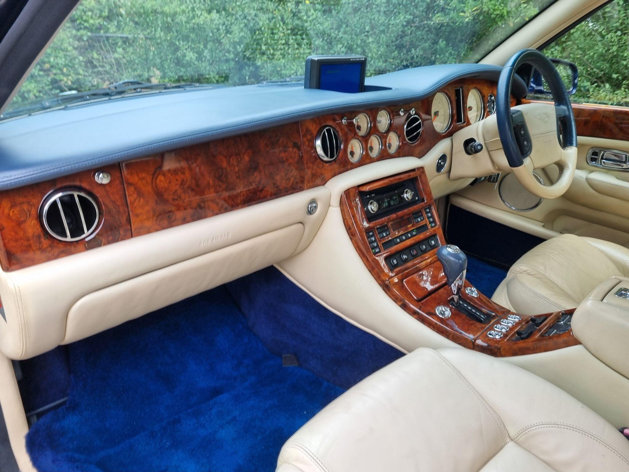 Bentley Arnage 6.8 R Saloon 4dr Petrol Automatic (495 g/km, 400 bhp) — photo 11