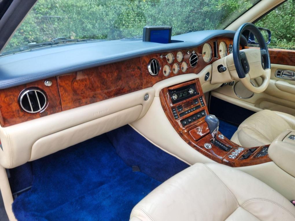 Used Bentley Arnage LG52AUX 11