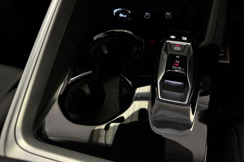 Audi Q5 Photo at-0e3e4c078e0a41079b16ec7c4c4a89a3.jpg