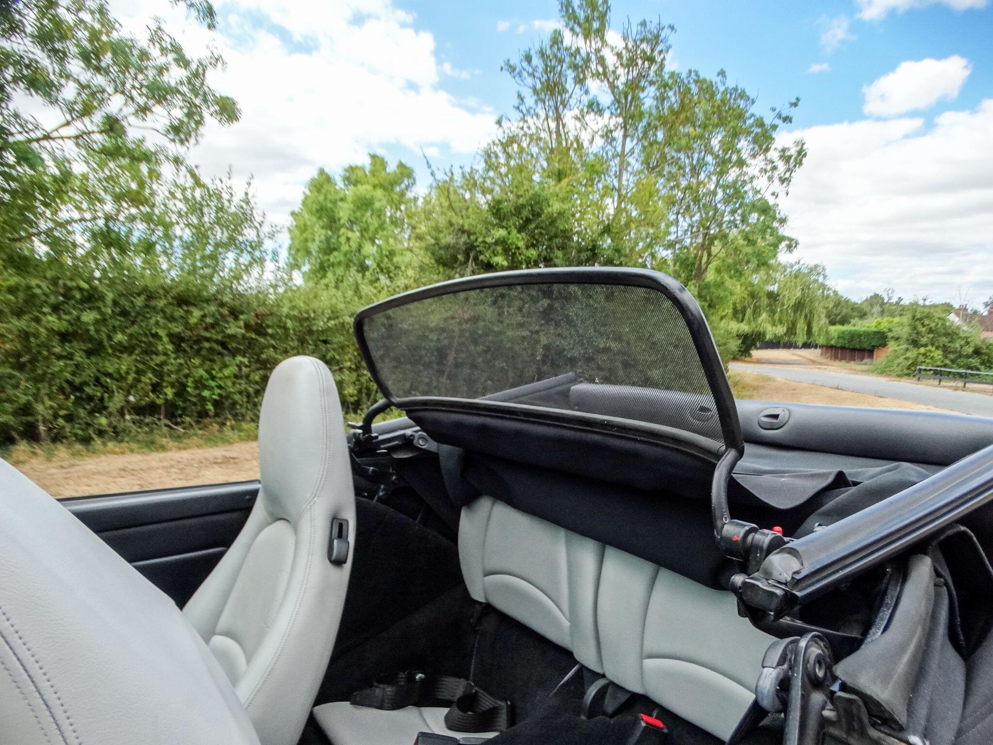 Porsche 911 3.6 993 Carrera Cabriolet Tiptronic S 2dr — photo 12