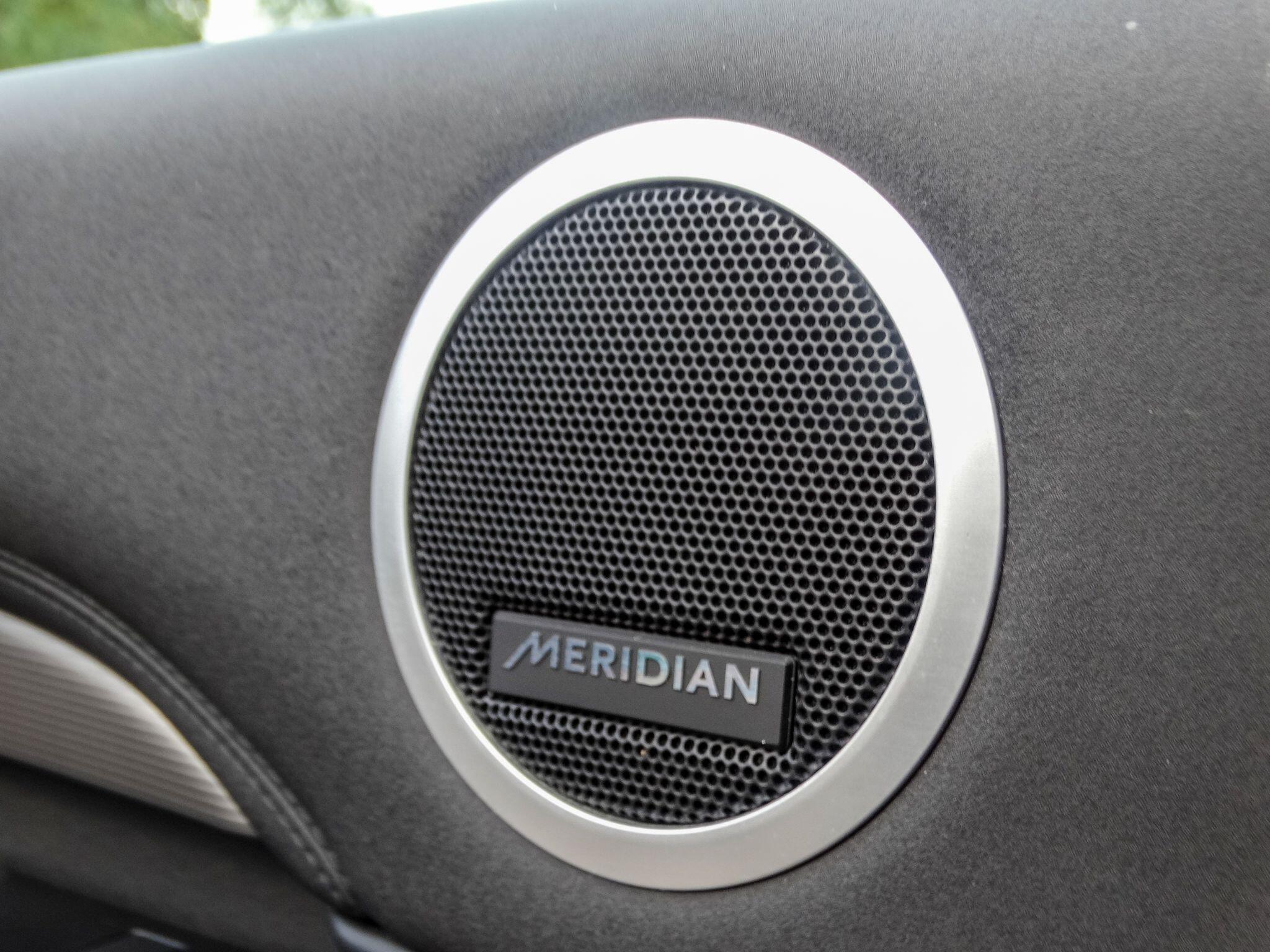 Land Rover Discovery 3.0 SD V6 HSE Auto 4WD Euro 6 (s/s) 5dr — photo 17