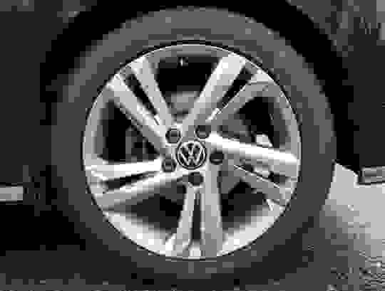 Volkswagen Golf Photo at-0ec9613b6a274efa89b041e911d93ffe.jpg