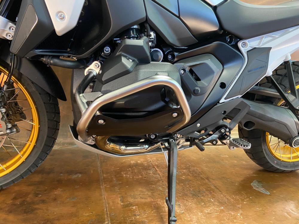 BMW R 1300 GS Photo at-0eddd8e6a0e4432c9cce8a04cb032893.jpg