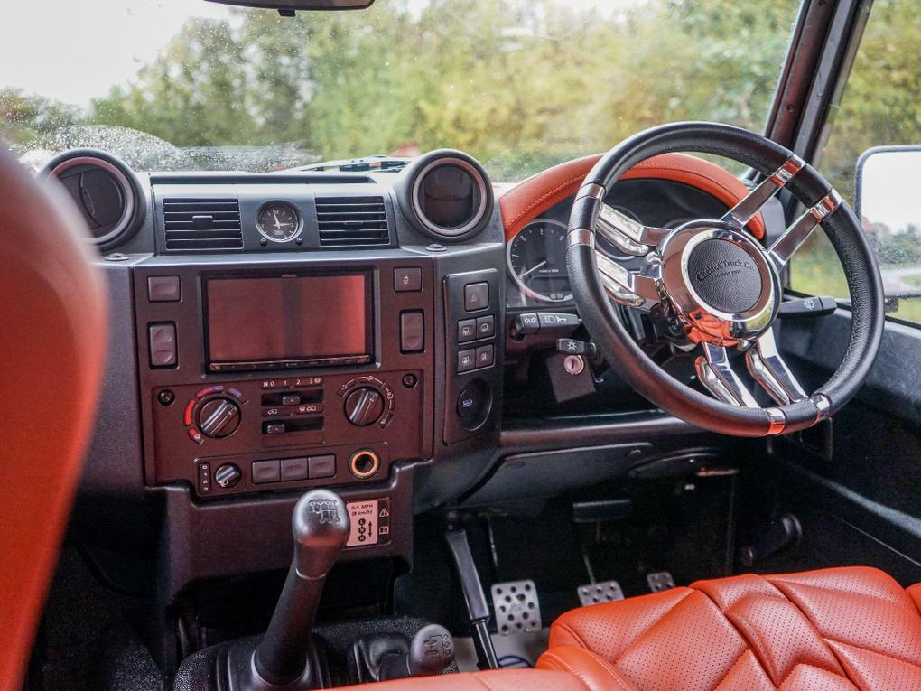 Used Land Rover Defender 110 BXI3945 18