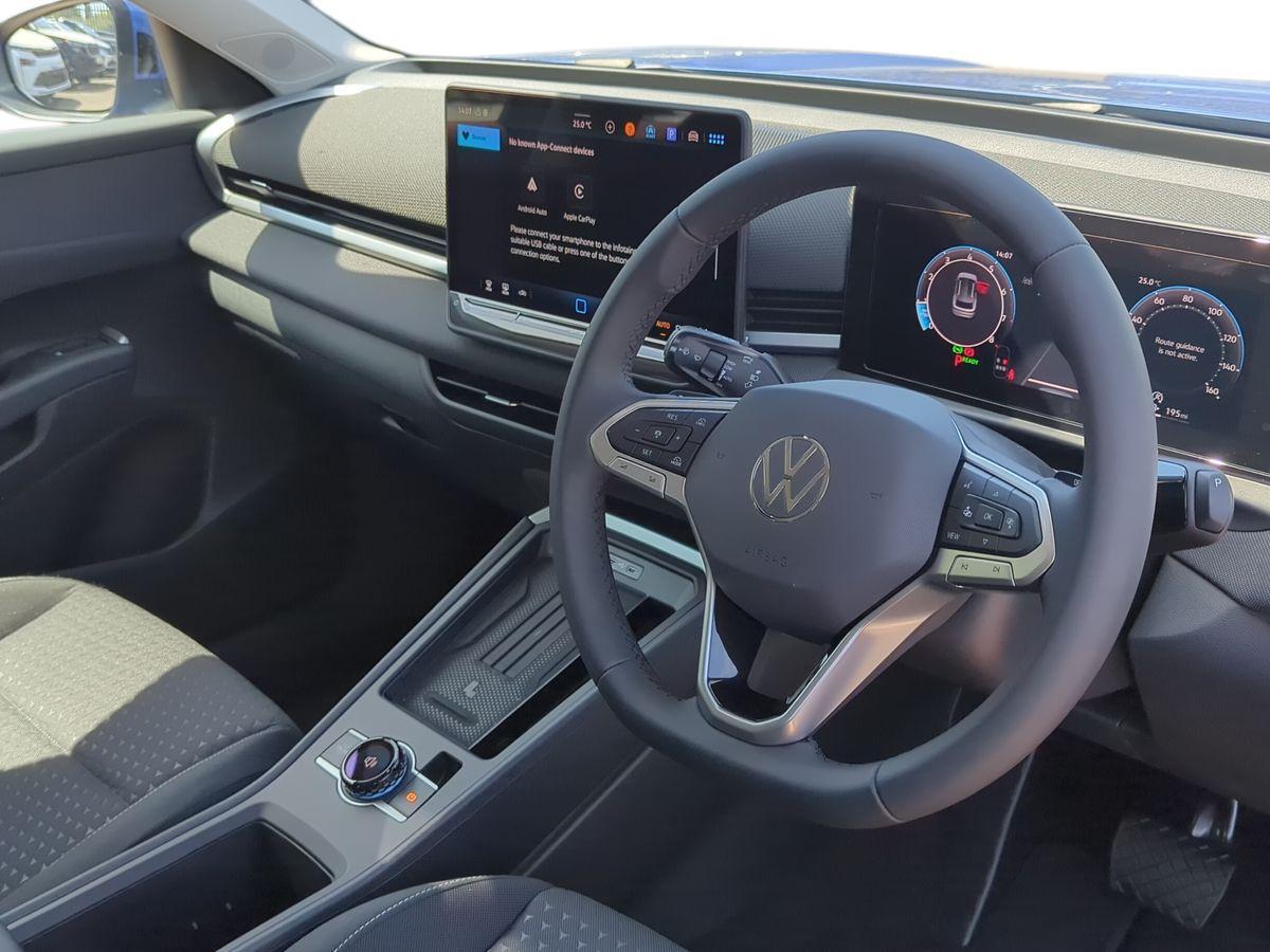 Volkswagen T-Roc Photo at-0f223f57bee9445eb5f12efb0a8815ba.jpg