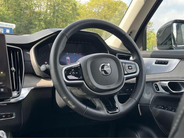 Volvo XC90 Photo at-0f279e3e9c094862a2cdf5634dcfa935.jpg