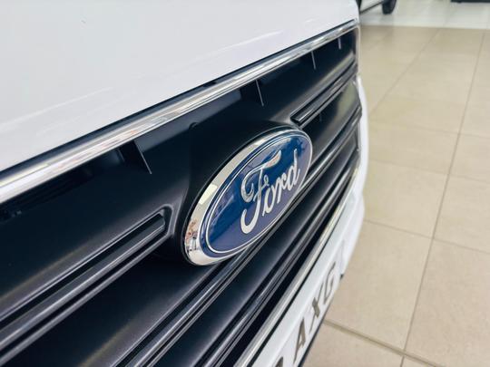 Ford Transit Custom Photo at-0f33bc92cbb34324a0f63483bf746378.jpg