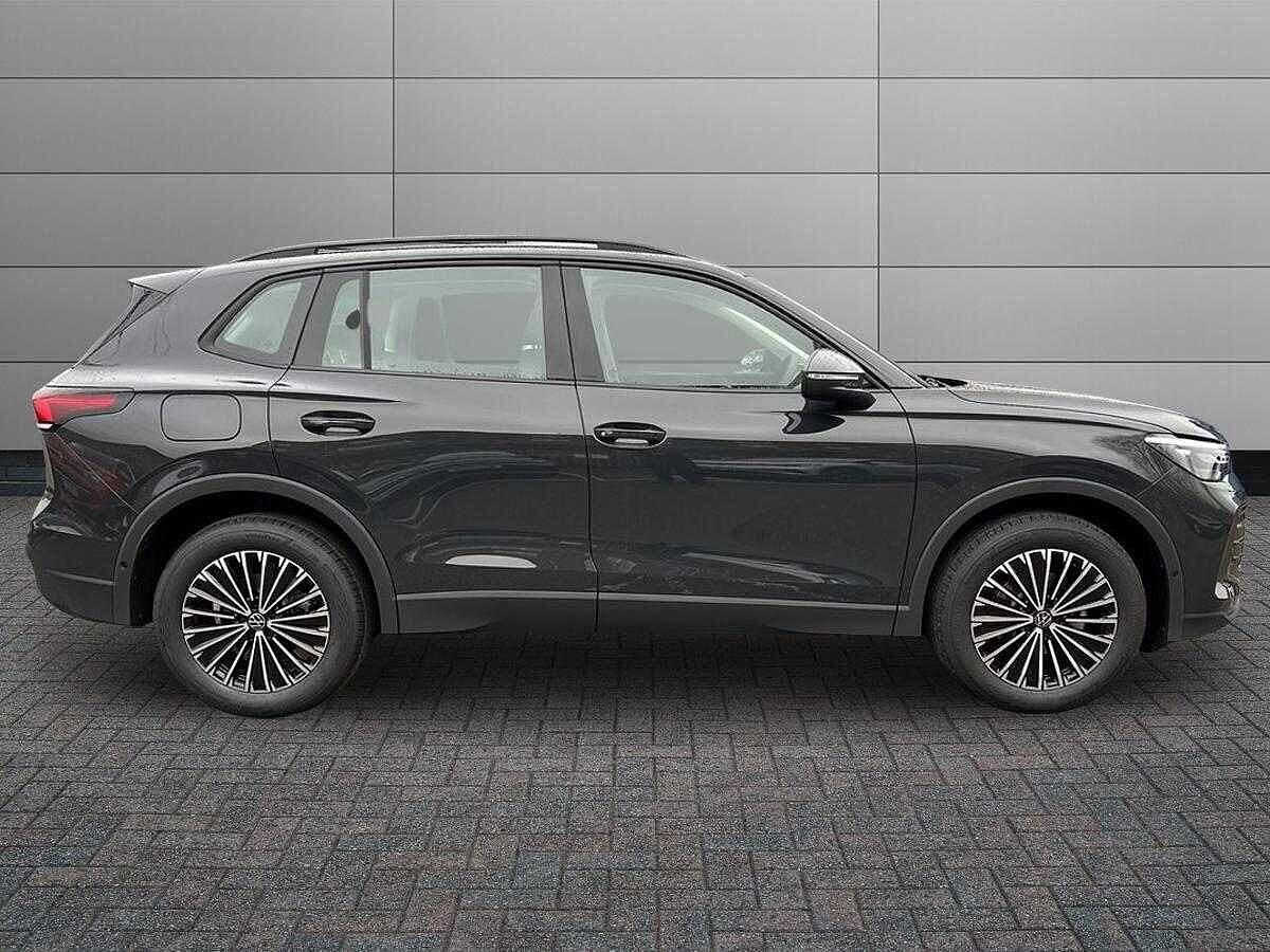 Volkswagen Tiguan Photo at-0f554be239304906be10550b7da57d83.jpg